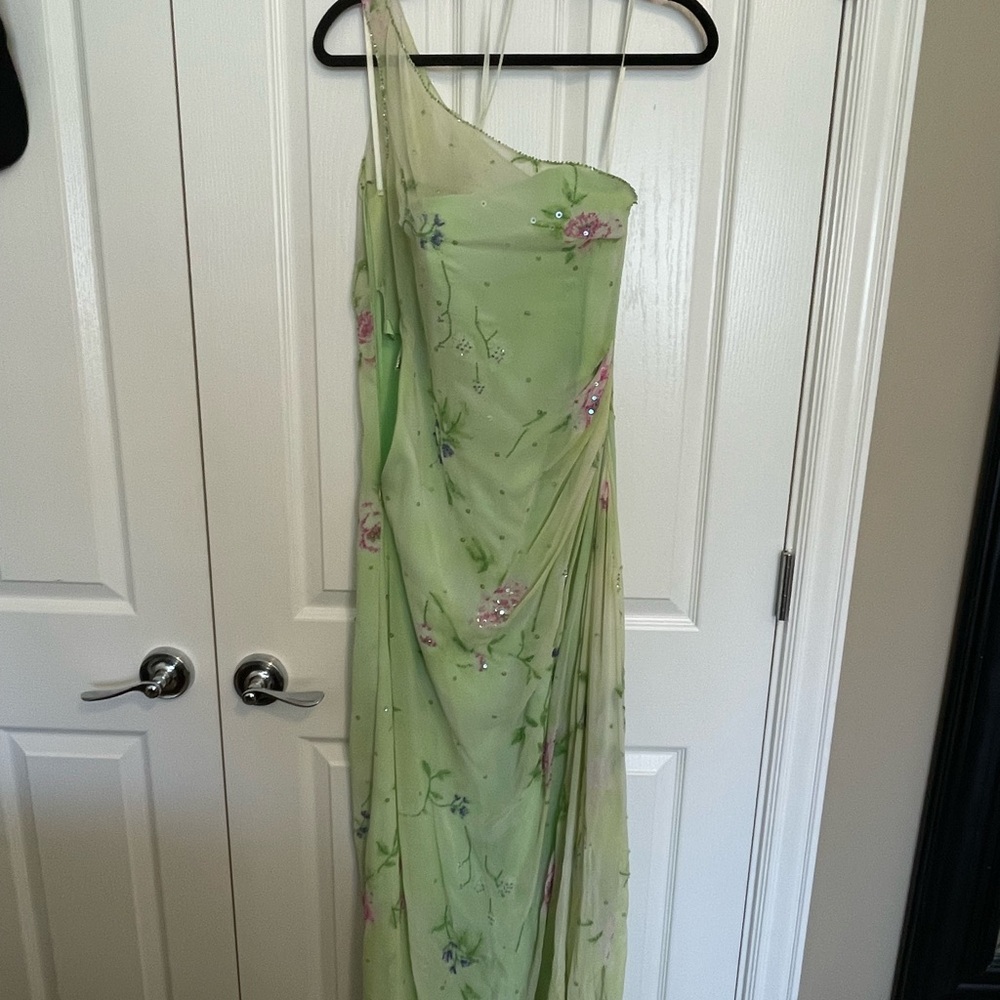 One-Shoulder Floral Dress in Light Green